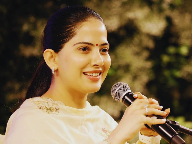 🌸 Jaya Kishori Quotes – जीवन को आसान और सुखद बनाने का मार्ग